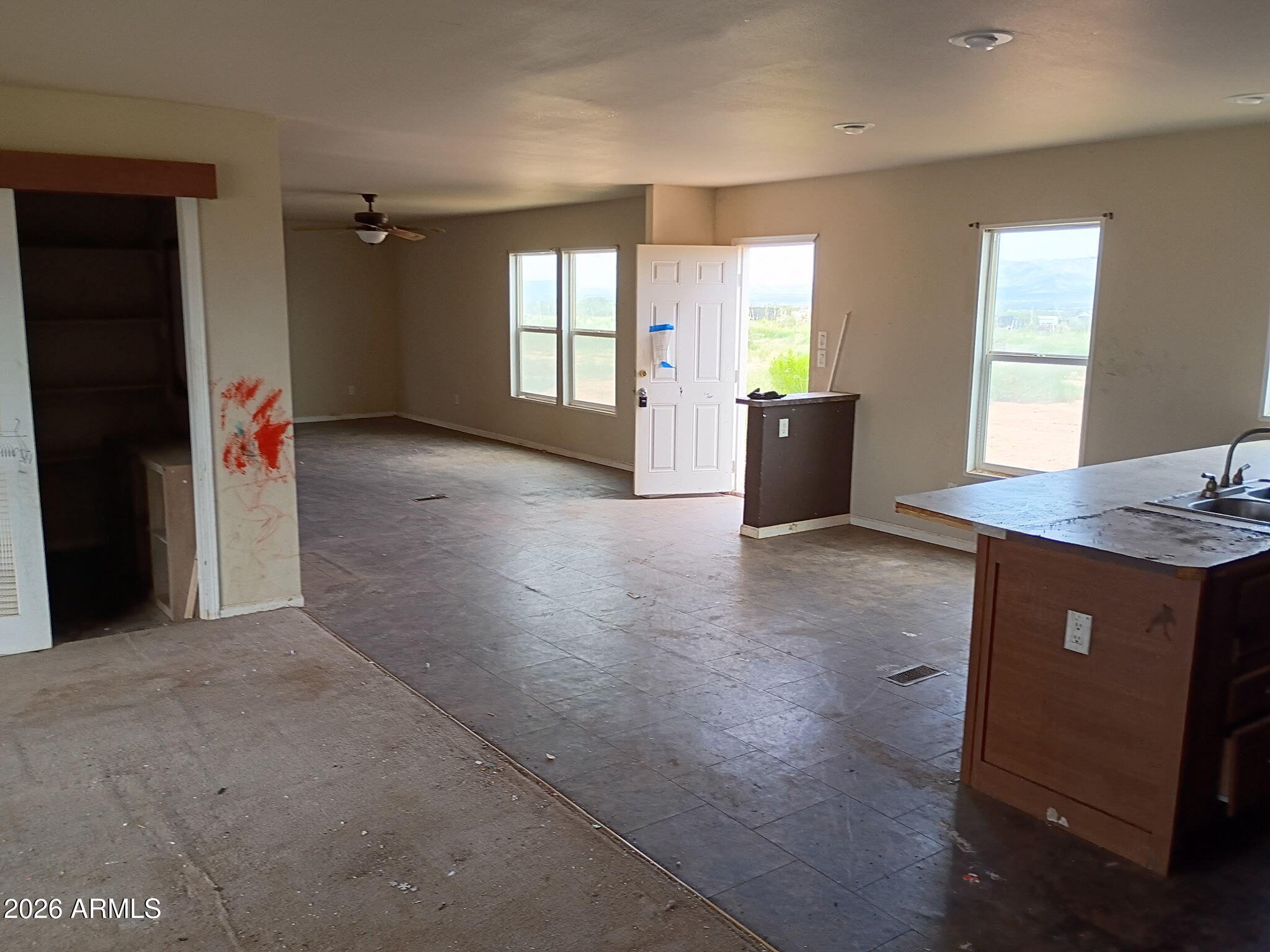 8867 East Bloomfield Road Hereford, AZ 85615 - Photo 2 of 8 6514753881897000685