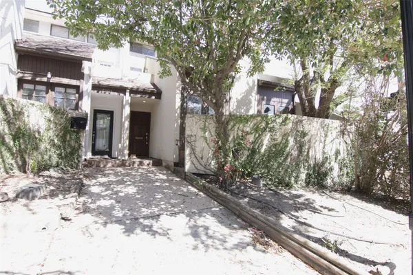 $2,750 | 2602 Rice Boulevard, West University Place, TX 77005