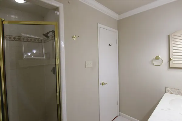 $2,750 | 2602 Rice Boulevard, West University Place, TX 77005