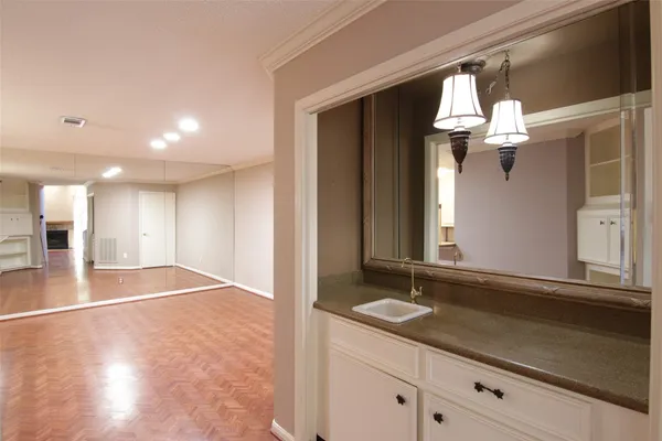 $2,750 | 2602 Rice Boulevard, West University Place, TX 77005