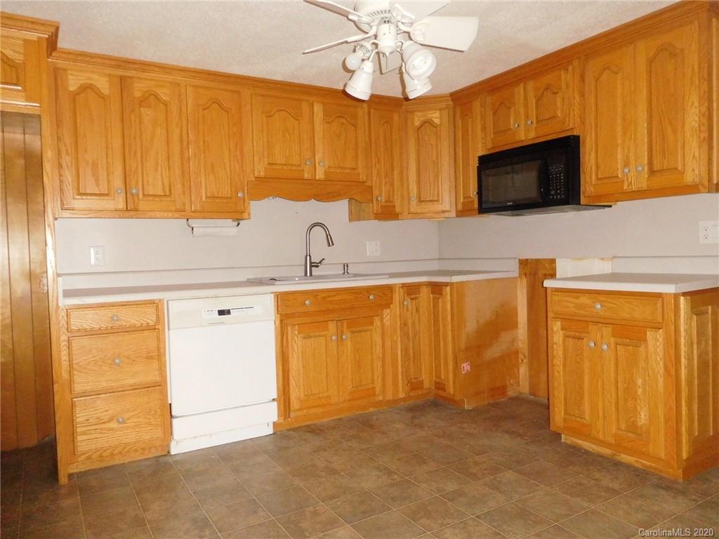 1689 Gilroy Road Iron Station, NC 28080 - Photo 6 of 25 Gallery Image 6