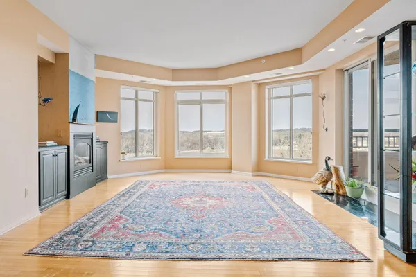 $599,900 | 8301 Creekside Circle, Unit 560, Bloomington, MN 55437