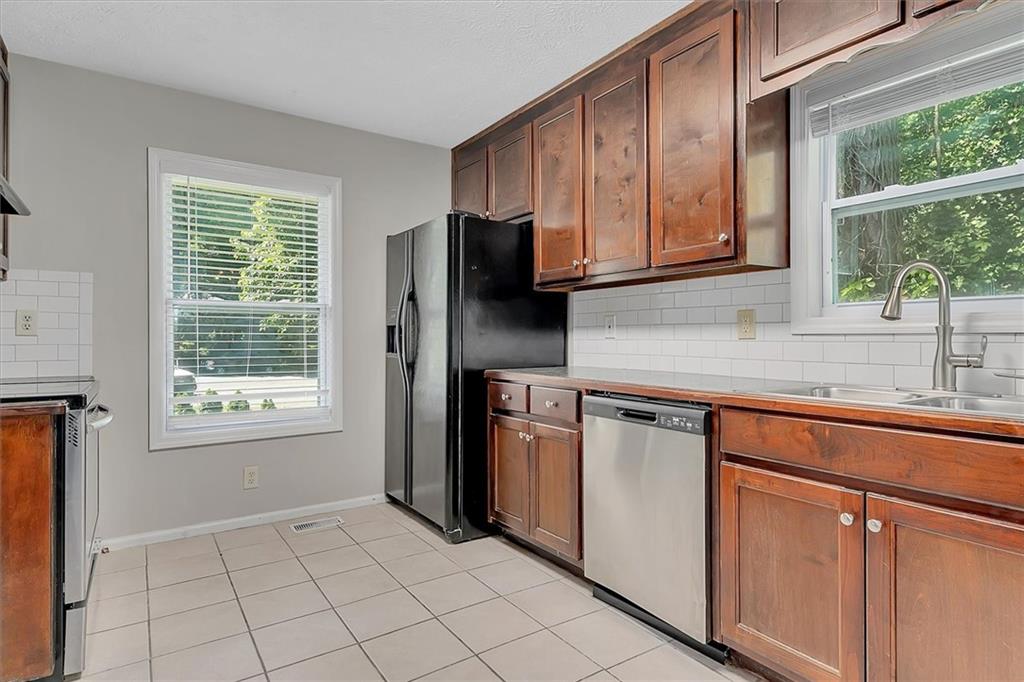 2486 Sawmill Road Marietta, GA 30064 - Photo 12 of 14 Gallery Image 12