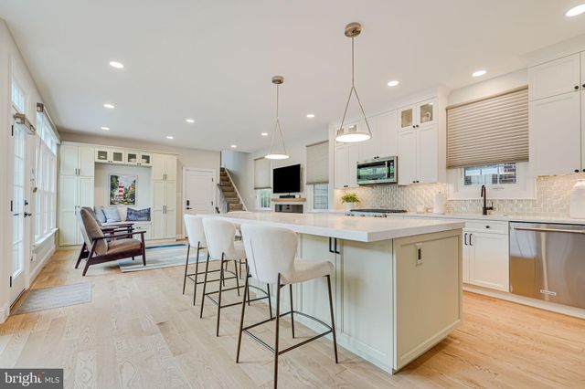 $1,925,000 | 1405 Buena Vista Avenue, McLean, VA 22101