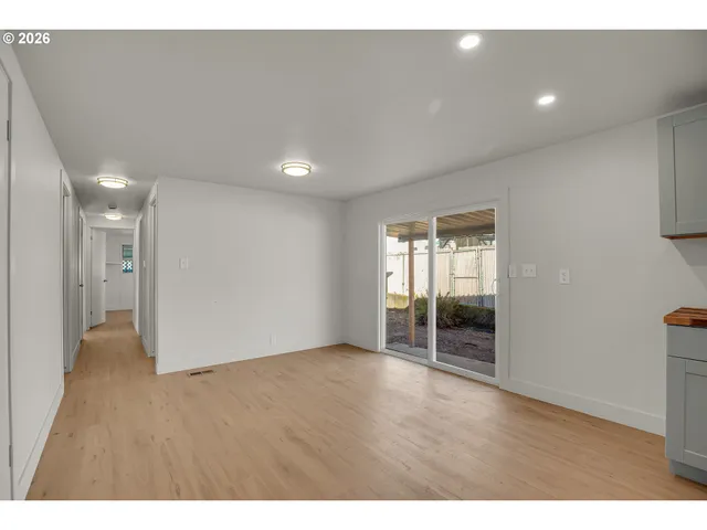 $129,995 | 4400 Southeast Roethe Road, Unit 51, Milwaukie, OR 97267