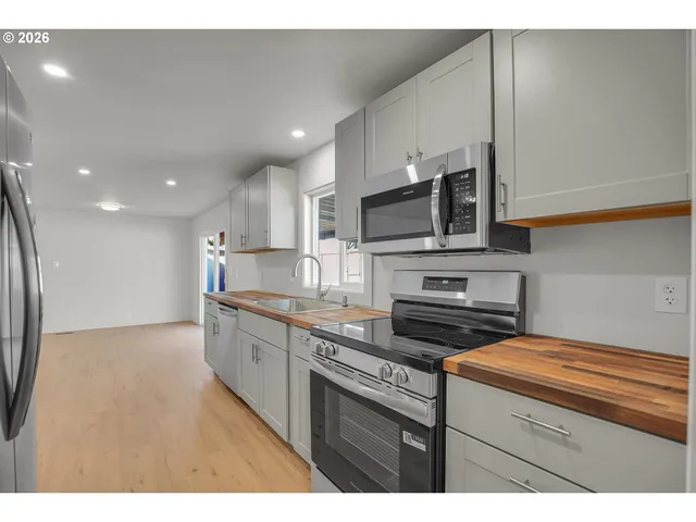 $129,995 | 4400 Southeast Roethe Road, Unit 51, Milwaukie, OR 97267