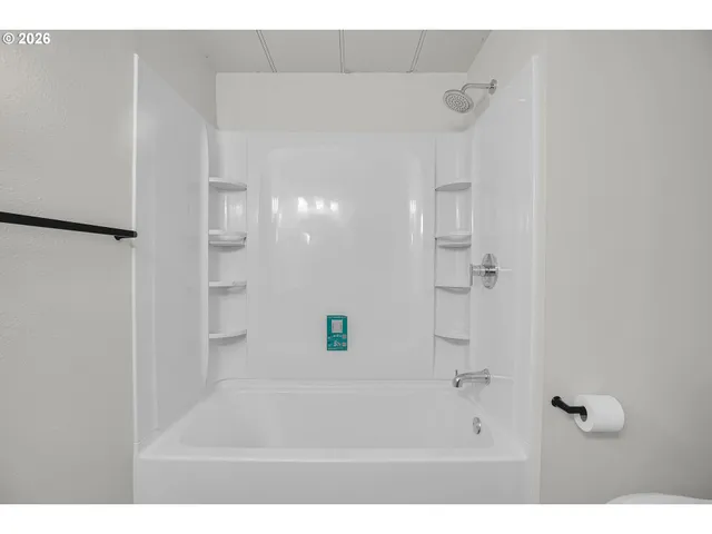$129,995 | 4400 Southeast Roethe Road, Unit 51, Milwaukie, OR 97267