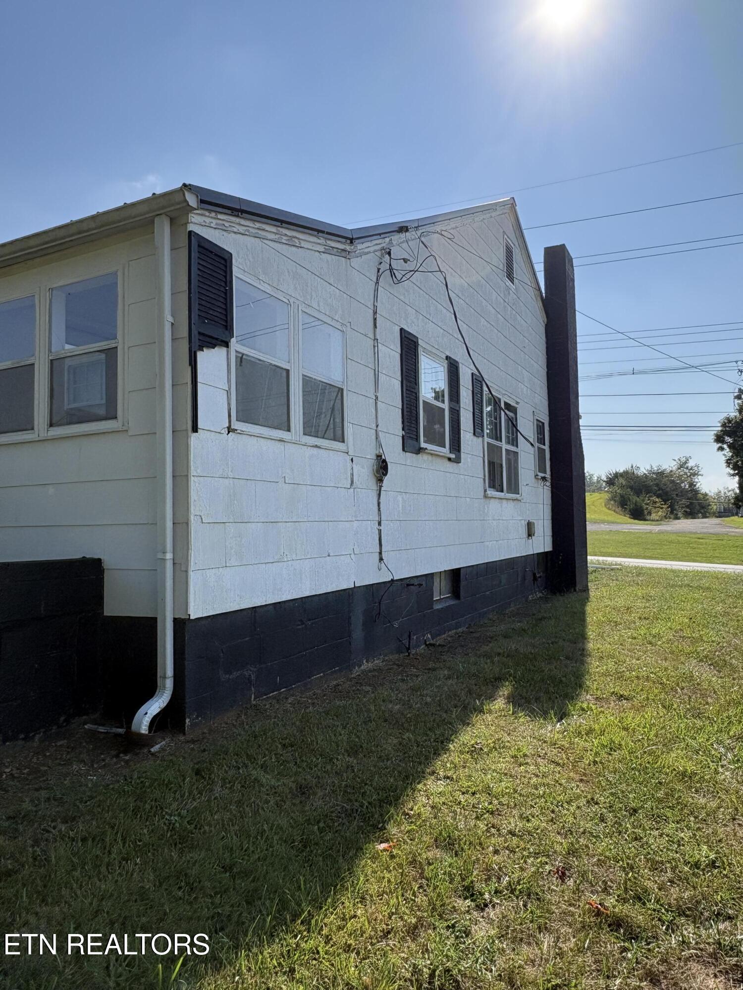 2495 Snapps Ferry Road Greeneville, TN 37745 - Photo 19 of 19 20260917_143237984_iOS 1