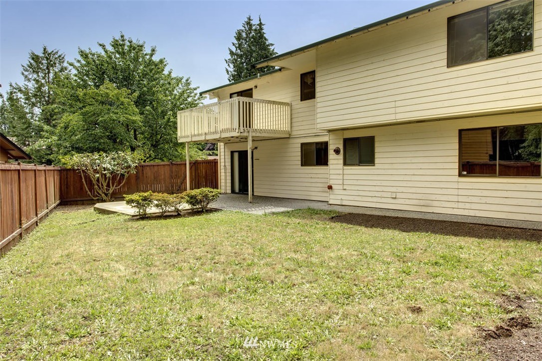 14604 106th Avenue Northeast Bothell, WA 98011 - Photo 4 of 12 Gallery Image 4