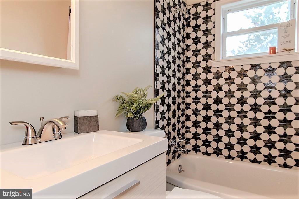 1265 Meridene Drive Baltimore, MD 21239 - Photo 19 of 29