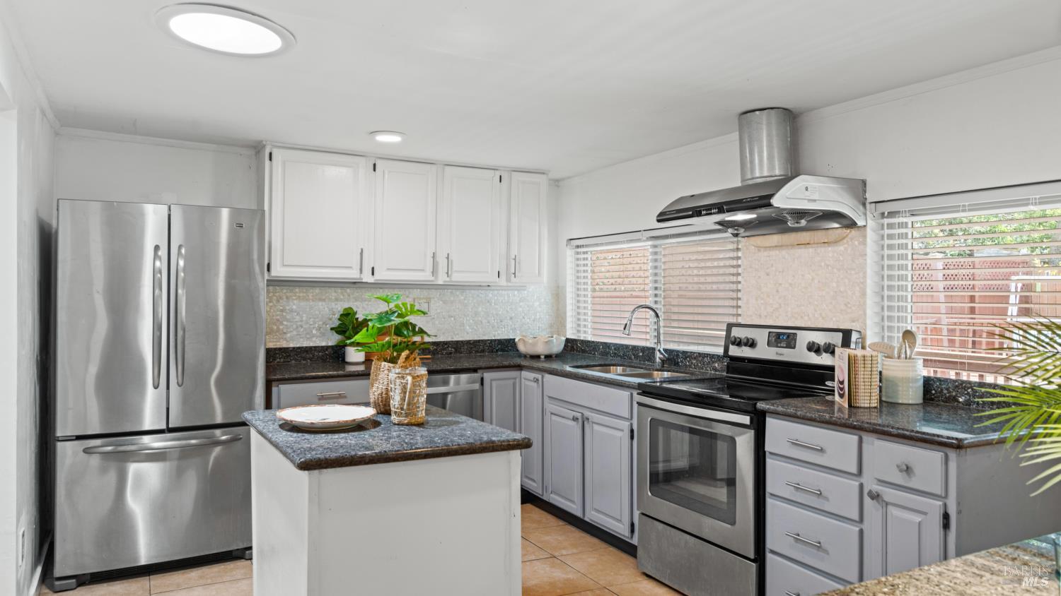 79 Billou Street San Rafael, CA 94901 - Photo 2 of 47 Spacious Kitchen