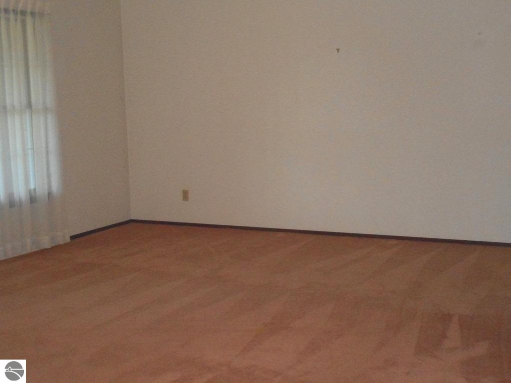 1873 Scully Road Mount Pleasant, MI 48858 - Photo 12 of 23 1789556-11.JPG