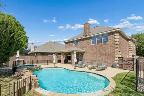$499,900 | 5540 La Bandera Trail, Benbrook, TX 76126