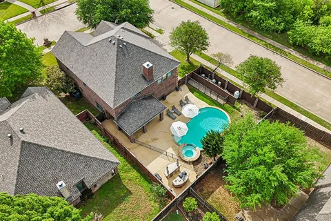 $499,900 | 5540 La Bandera Trail, Benbrook, TX 76126