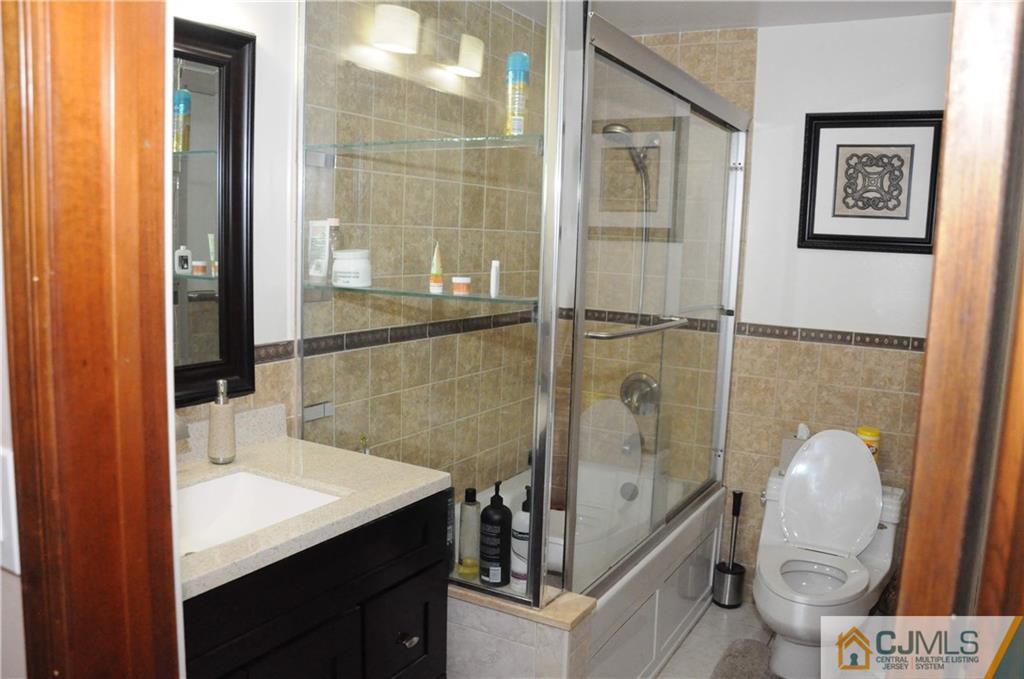 374 Wheeler Road North Brunswick, NJ 08902 - Photo 12 of 28 Gallery Image 12