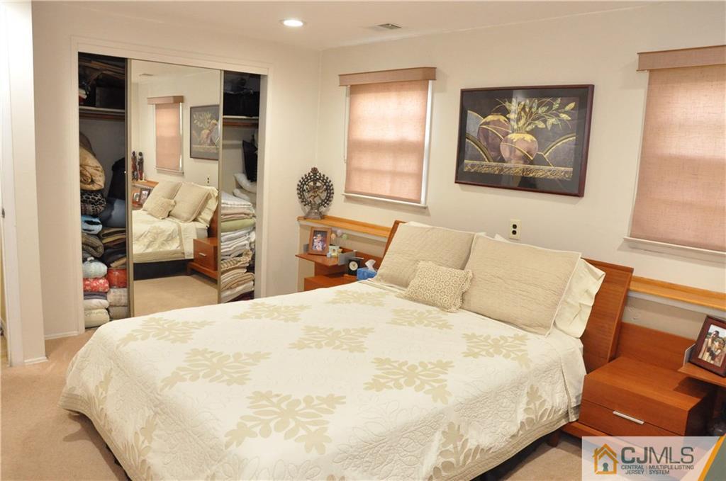 374 Wheeler Road North Brunswick, NJ 08902 - Photo 18 of 28 Gallery Image 18