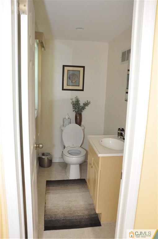 374 Wheeler Road North Brunswick, NJ 08902 - Photo 20 of 28 Gallery Image 20
