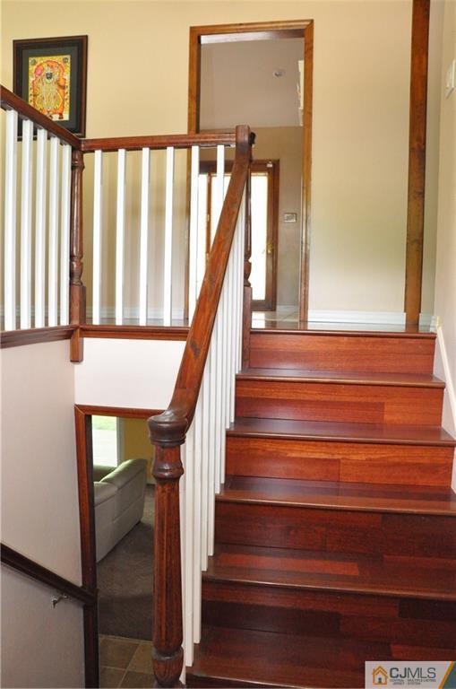 374 Wheeler Road North Brunswick, NJ 08902 - Photo 4 of 28 Gallery Image 4