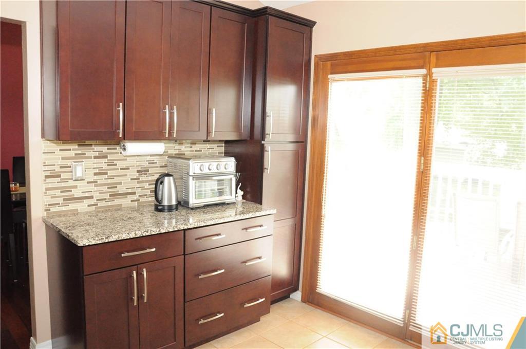 374 Wheeler Road North Brunswick, NJ 08902 - Photo 6 of 28 Gallery Image 6