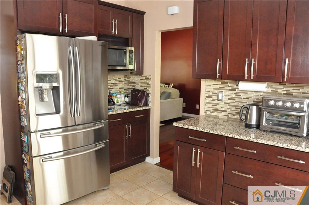 374 Wheeler Road North Brunswick, NJ 08902 - Photo 7 of 28 Gallery Image 7