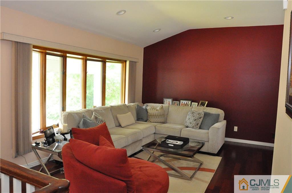 374 Wheeler Road North Brunswick, NJ 08902 - Photo 9 of 28 Gallery Image 9