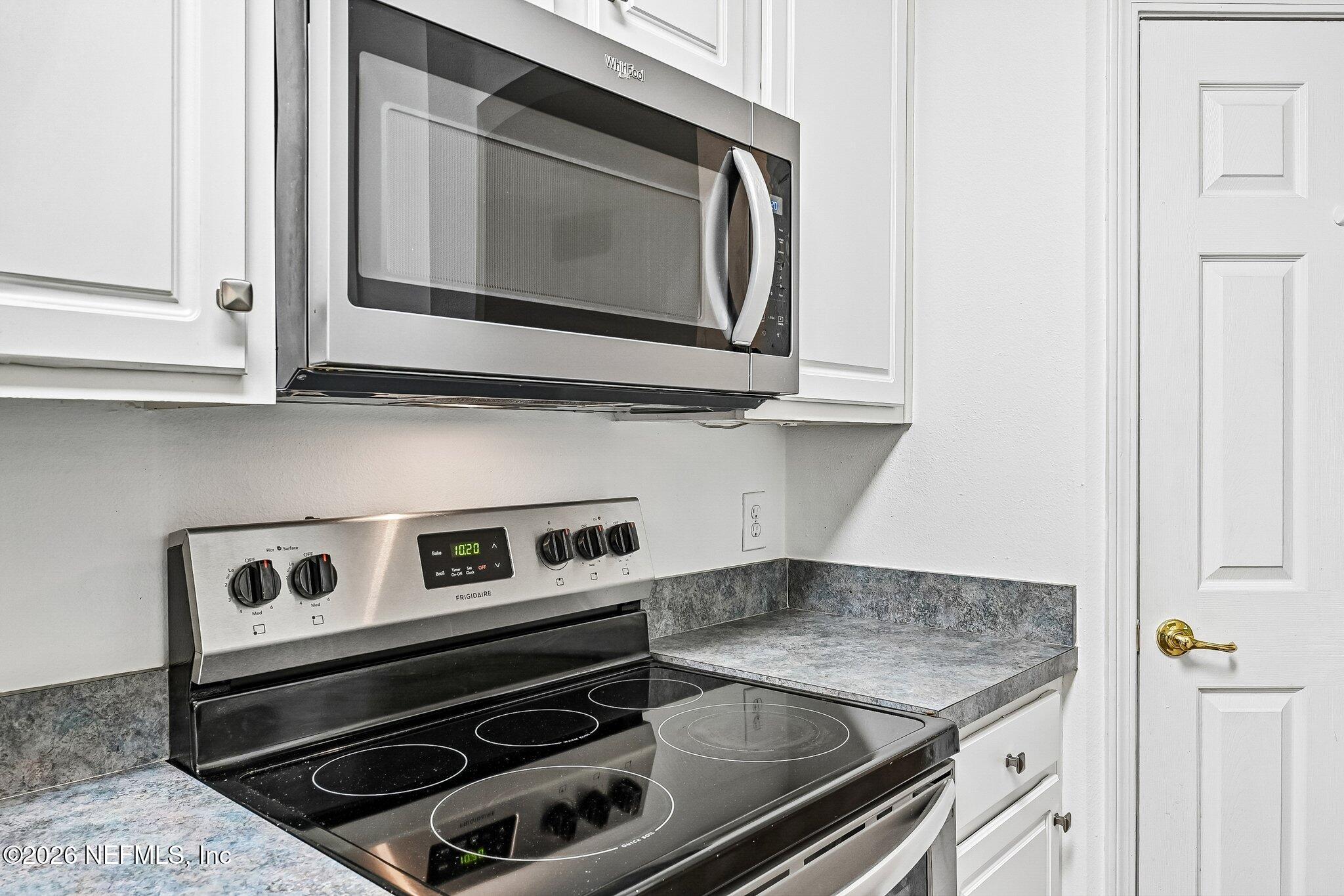 10550 Baymeadows Road, Unit 303 Jacksonville, FL 32256 - Photo 11 of 41 Kitchen
