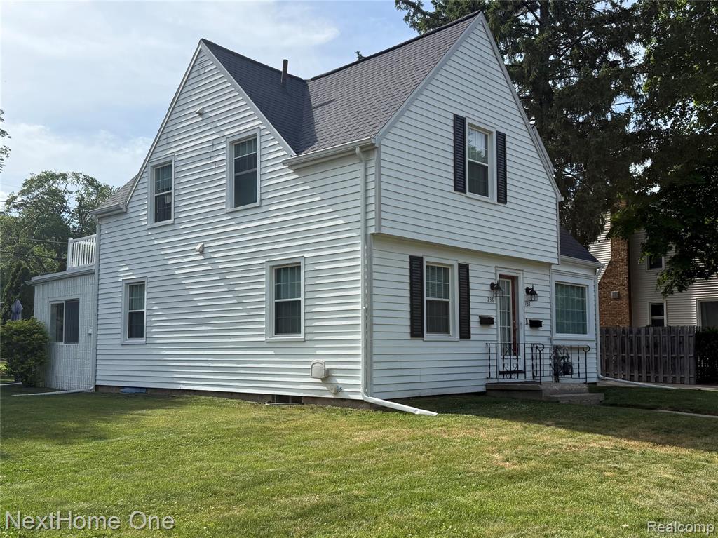 734-736 Briarcliff Road Jackson, MI 49203 - Photo 3 of 30
