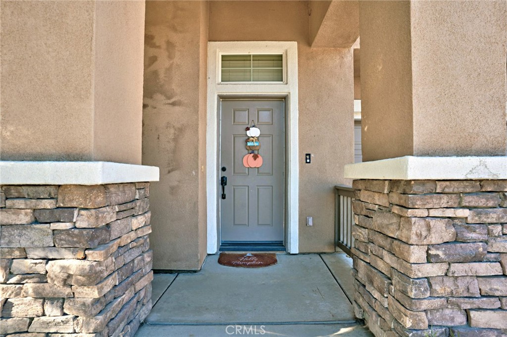 3902 Bluff Street Perris, CA 92571 - Photo 4 of 44