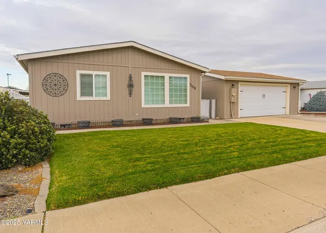 $329,000 | 7009 Manor Way, Yakima, WA 98908
