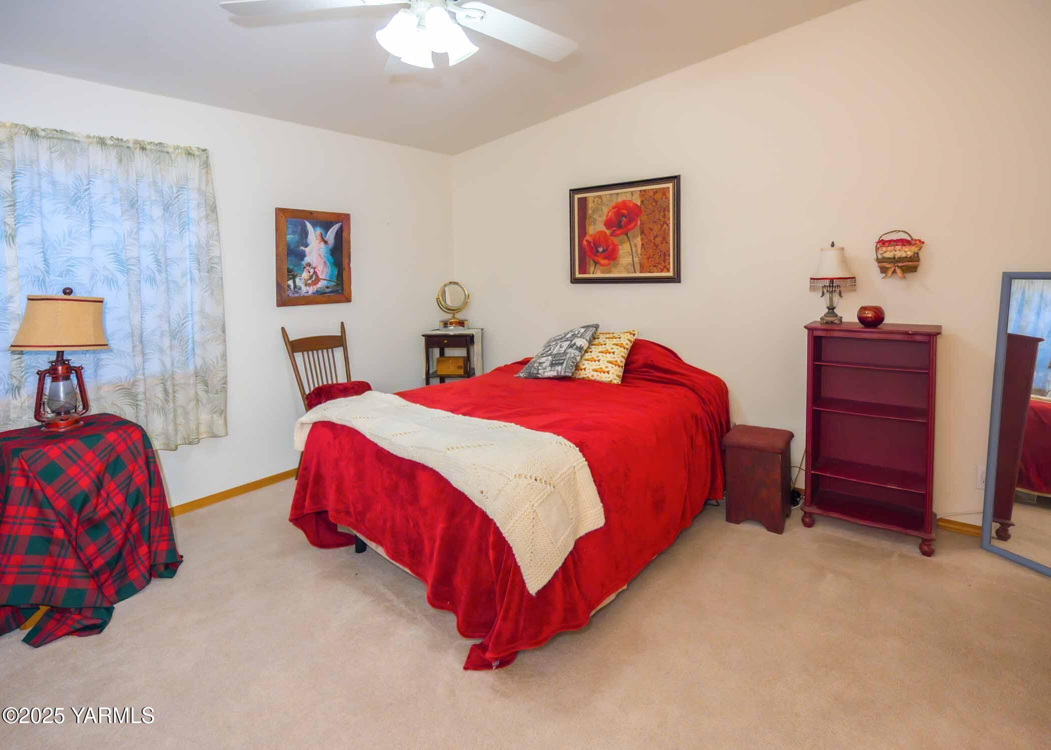7009 Manor Way Yakima, WA 98908 - Photo 11 of 28 #17 Primary Bedroom