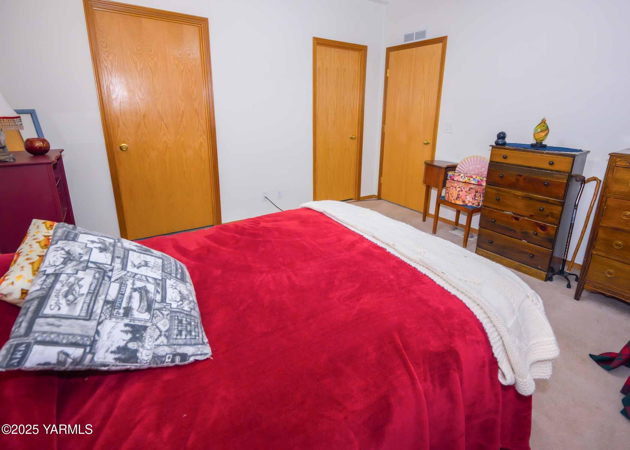 7009 Manor Way Yakima, WA 98908 - Photo 12 of 28 #18 Primary Bedroom Closets