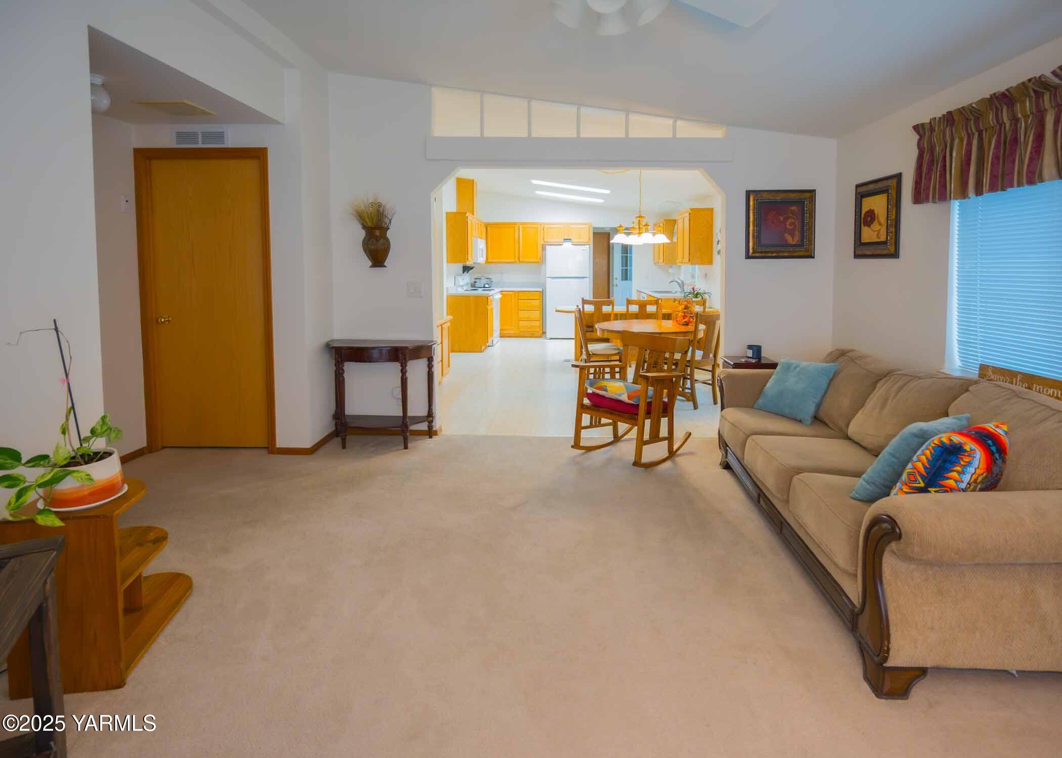 7009 Manor Way Yakima, WA 98908 - Photo 27 of 28 #14 Second Living Room