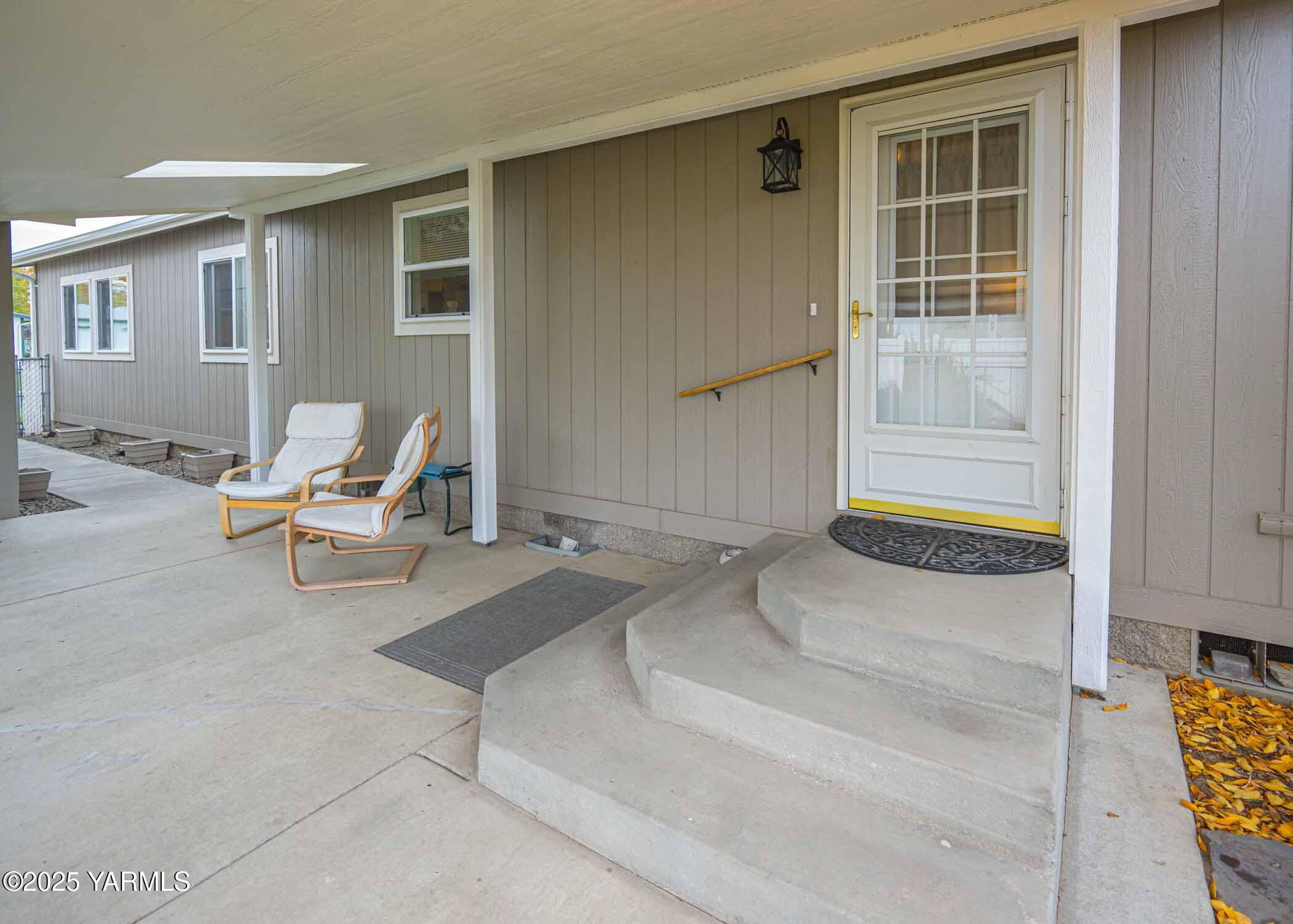 7009 Manor Way Yakima, WA 98908 - Photo 3 of 28 #22 Covered Patio