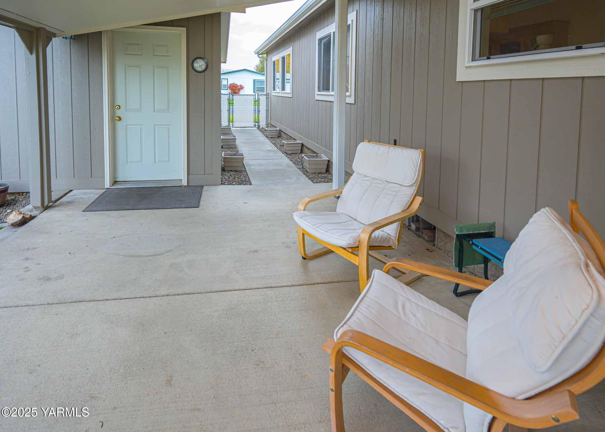 7009 Manor Way Yakima, WA 98908 - Photo 4 of 28 #23 Patio and Garage Access