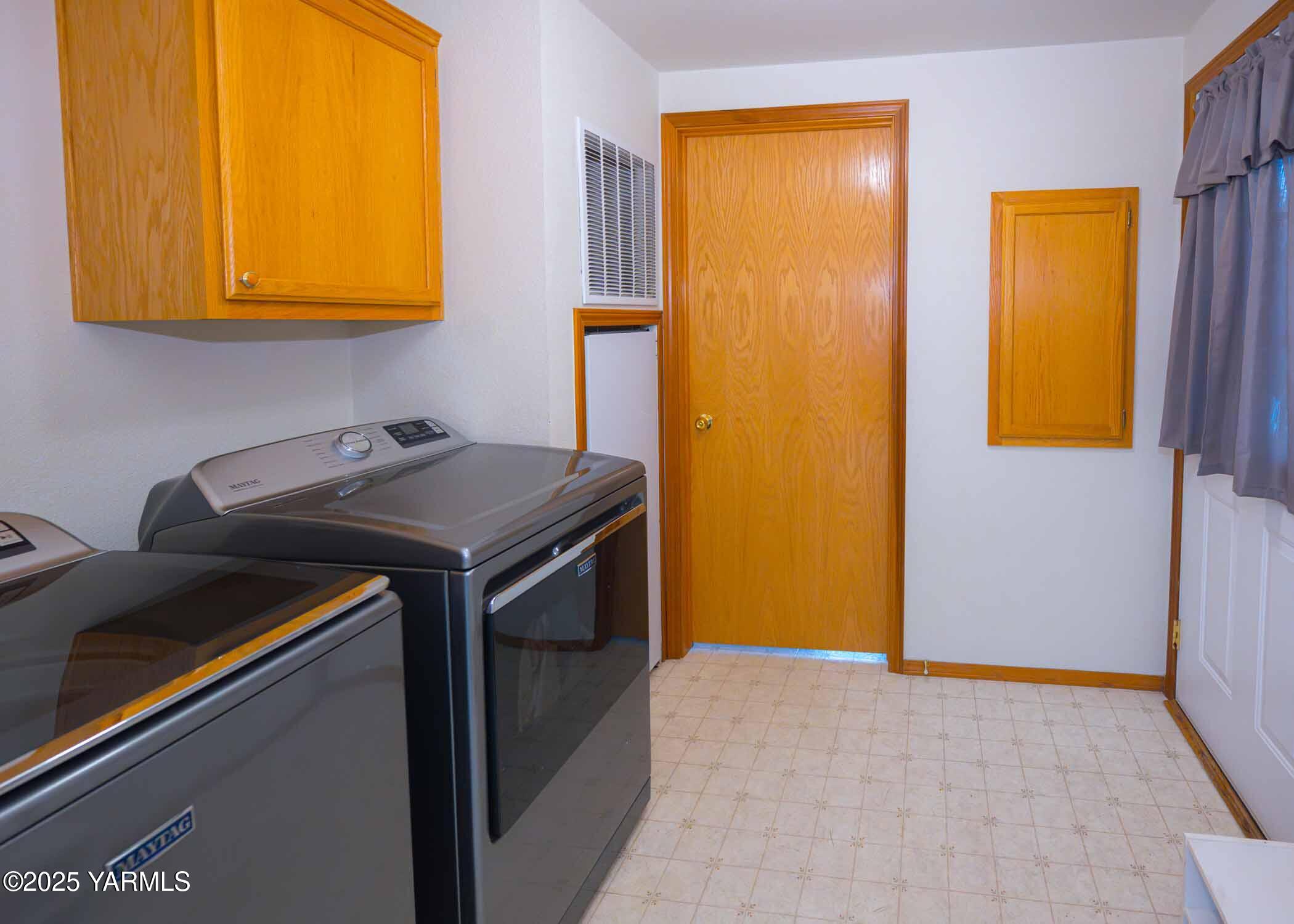 7009 Manor Way Yakima, WA 98908 - Photo 10 of 28 #16 Mudroom