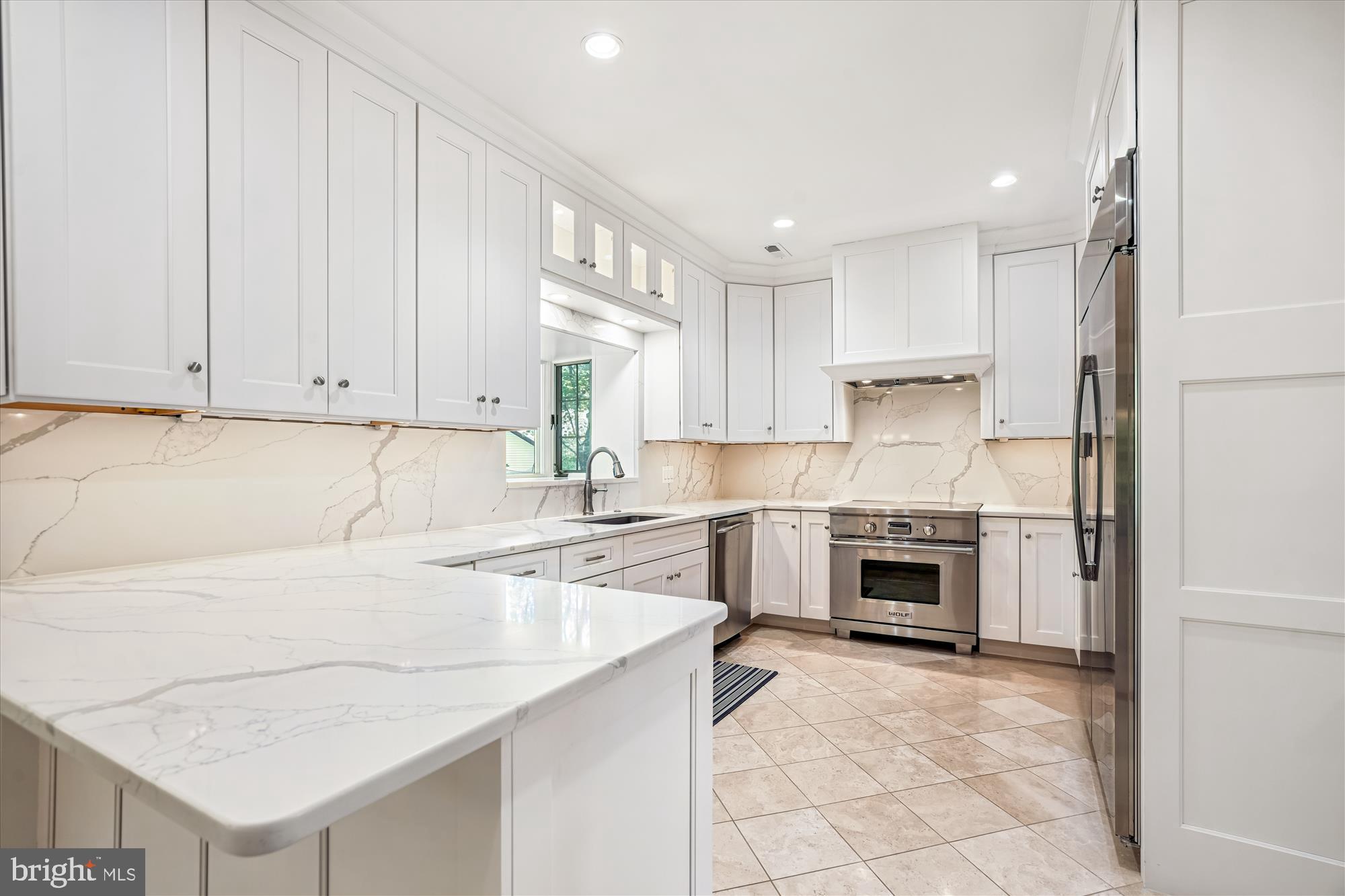 8849 Tuckerman Lane Potomac, MD 20854 - Photo 19 of 96 Kitchen