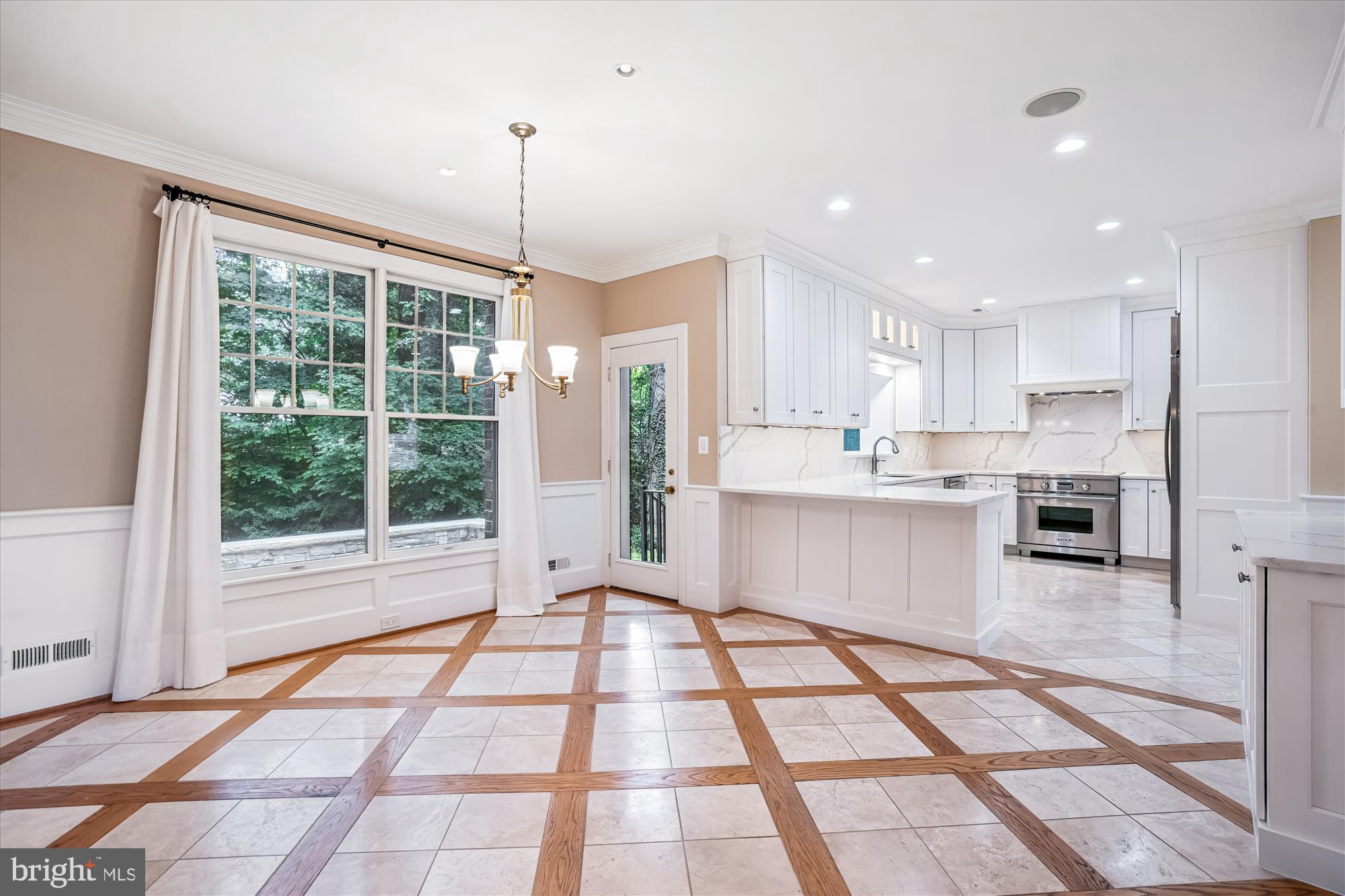 8849 Tuckerman Lane Potomac, MD 20854 - Photo 22 of 96 Breakfast Area