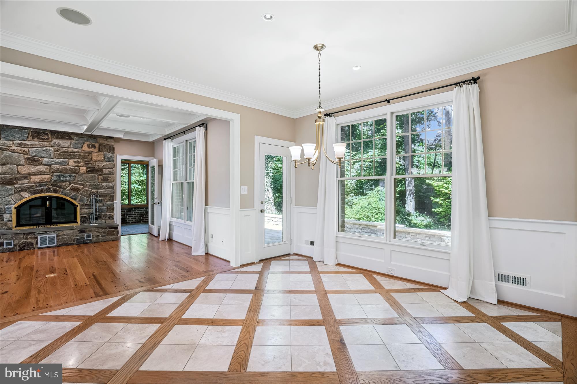 8849 Tuckerman Lane Potomac, MD 20854 - Photo 23 of 96 Breakfast Area