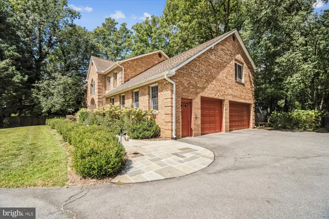 $1,799,000 | 8849 Tuckerman Lane, Potomac, MD 20854