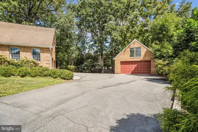 $1,799,000 | 8849 Tuckerman Lane, Potomac, MD 20854