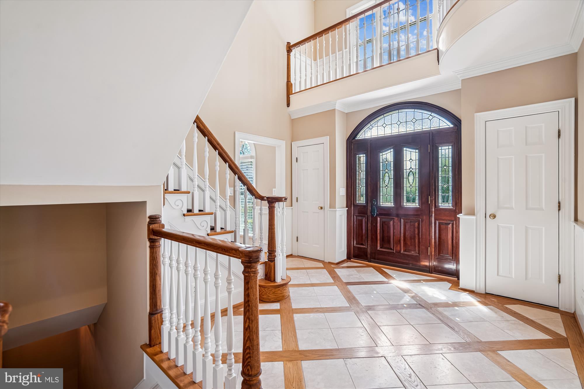 8849 Tuckerman Lane Potomac, MD 20854 - Photo 9 of 96 Foyer