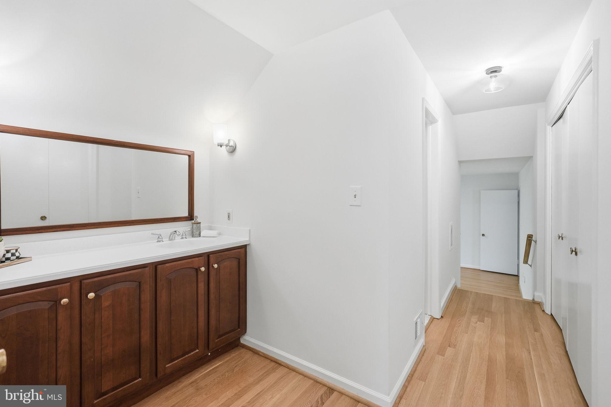 7616 Carteret Road Bethesda, MD 20817 - Photo 16 of 32 Primary Bathroom
