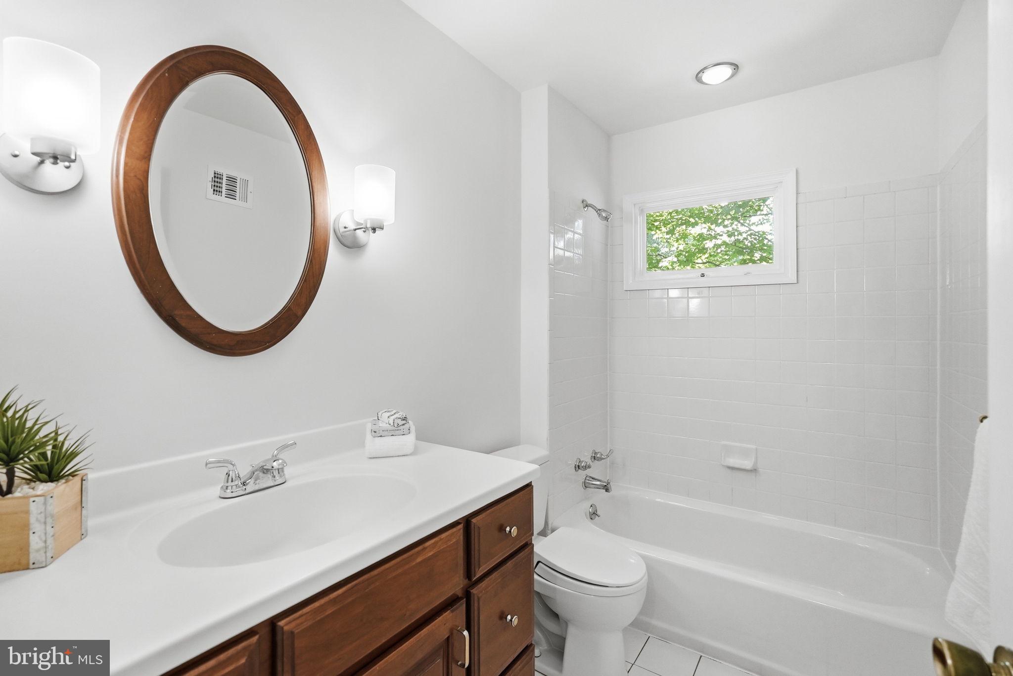 7616 Carteret Road Bethesda, MD 20817 - Photo 23 of 32 Hall Bath
