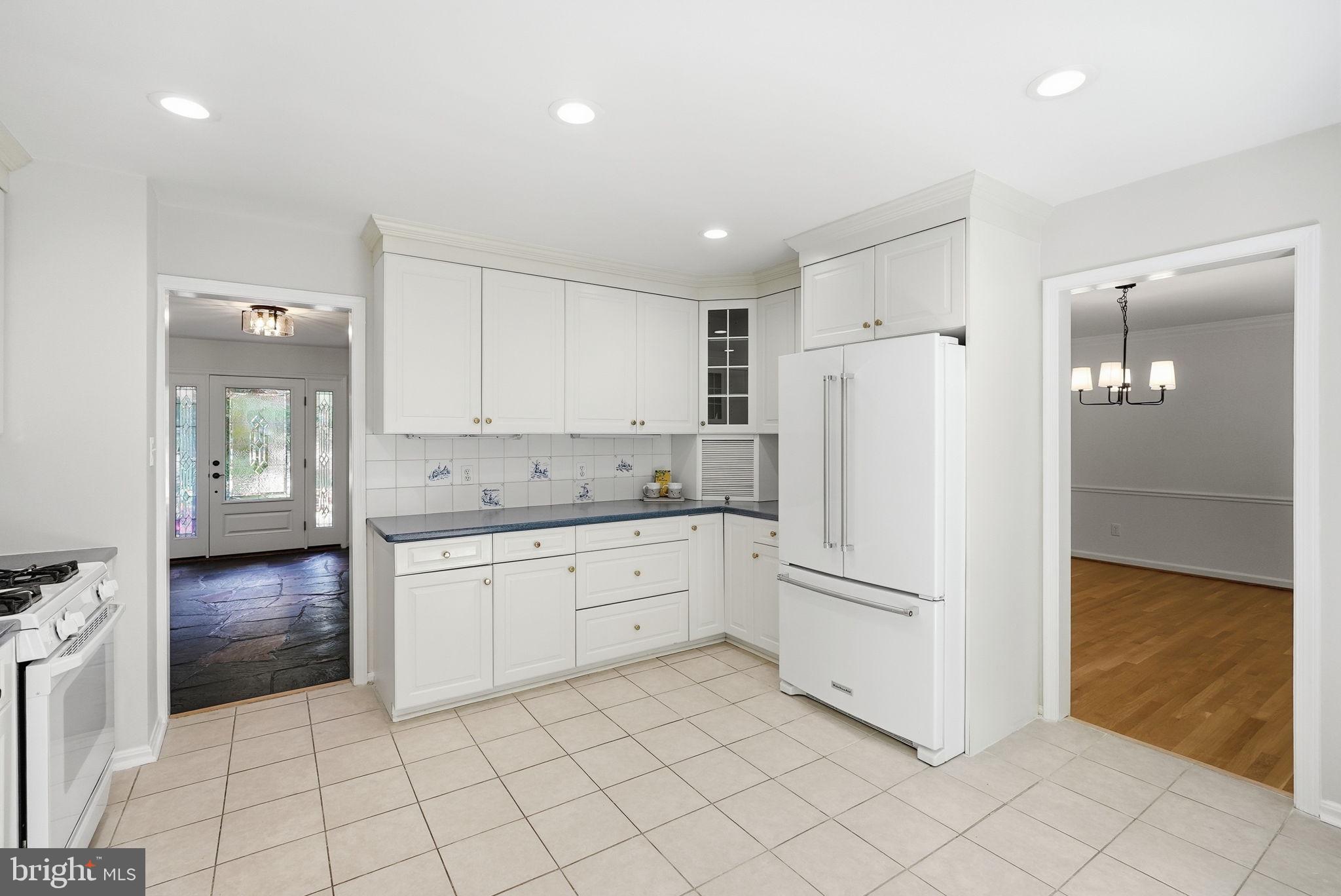 7616 Carteret Road Bethesda, MD 20817 - Photo 8 of 32 Kitchen