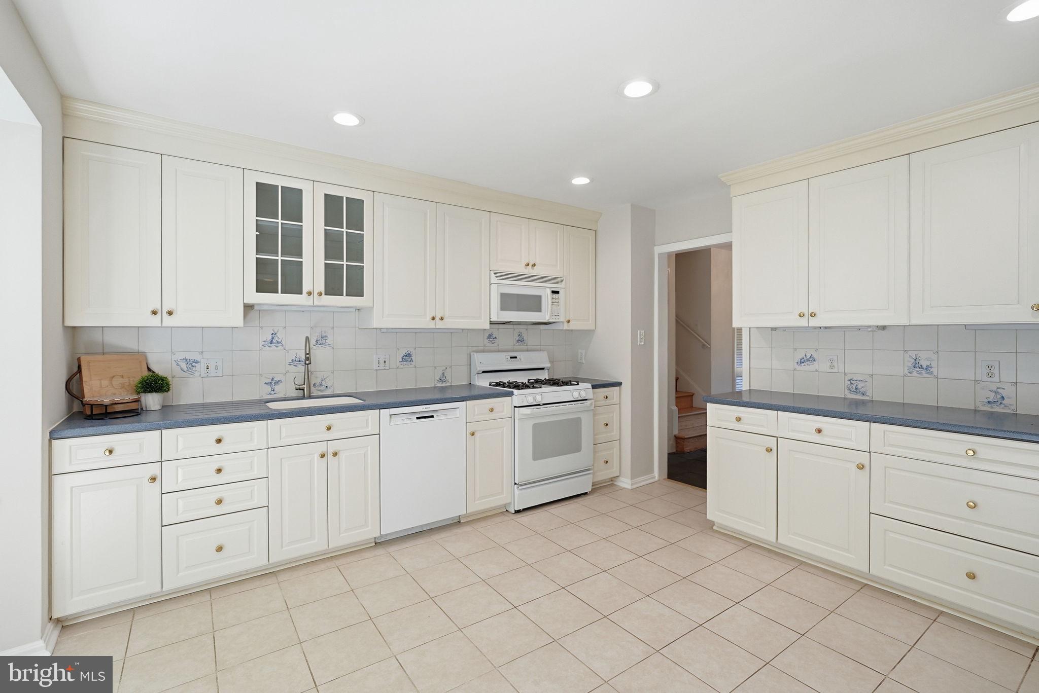 7616 Carteret Road Bethesda, MD 20817 - Photo 9 of 32 Ample Storage