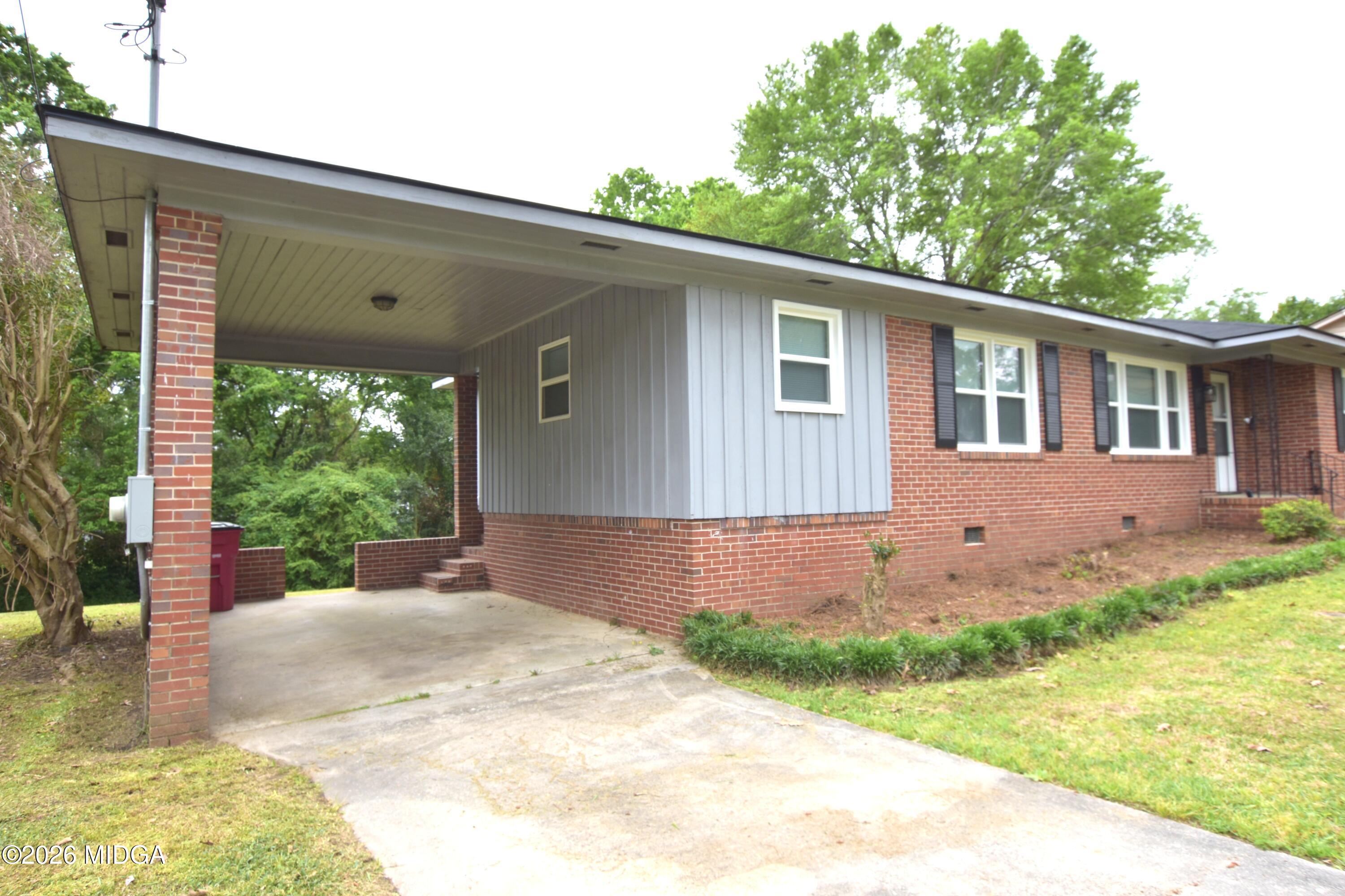 2878 Riverview Road Macon, GA 31204 - Photo 3 of 29 DSC_0635