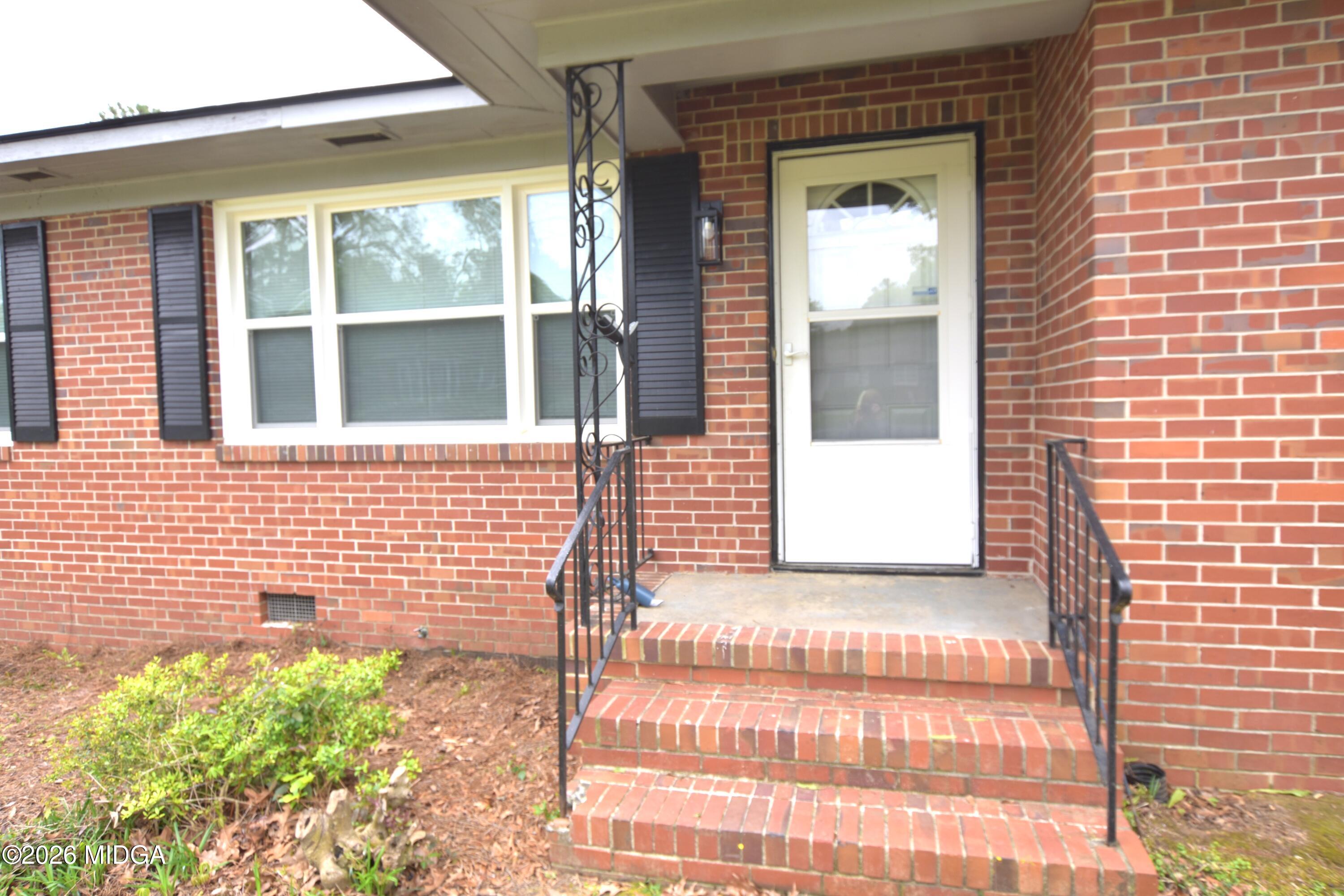 2878 Riverview Road Macon, GA 31204 - Photo 4 of 29 DSC_0639