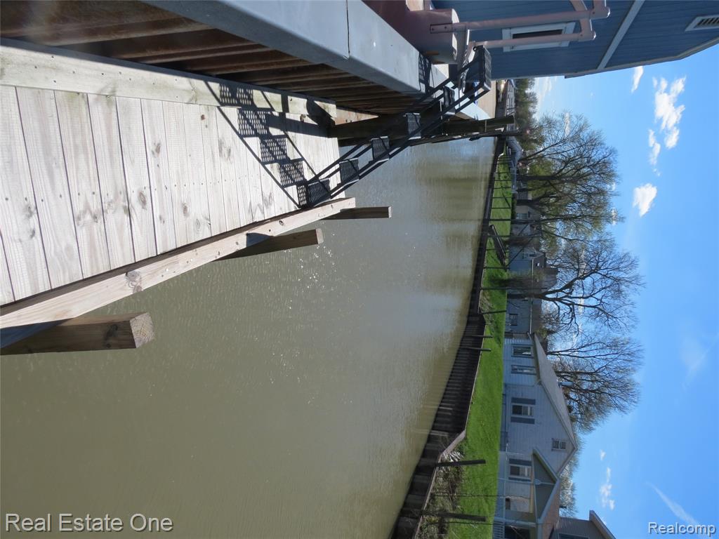 4583 Allen Cove Road Luna Pier, MI 48157 - Photo 10 of 61