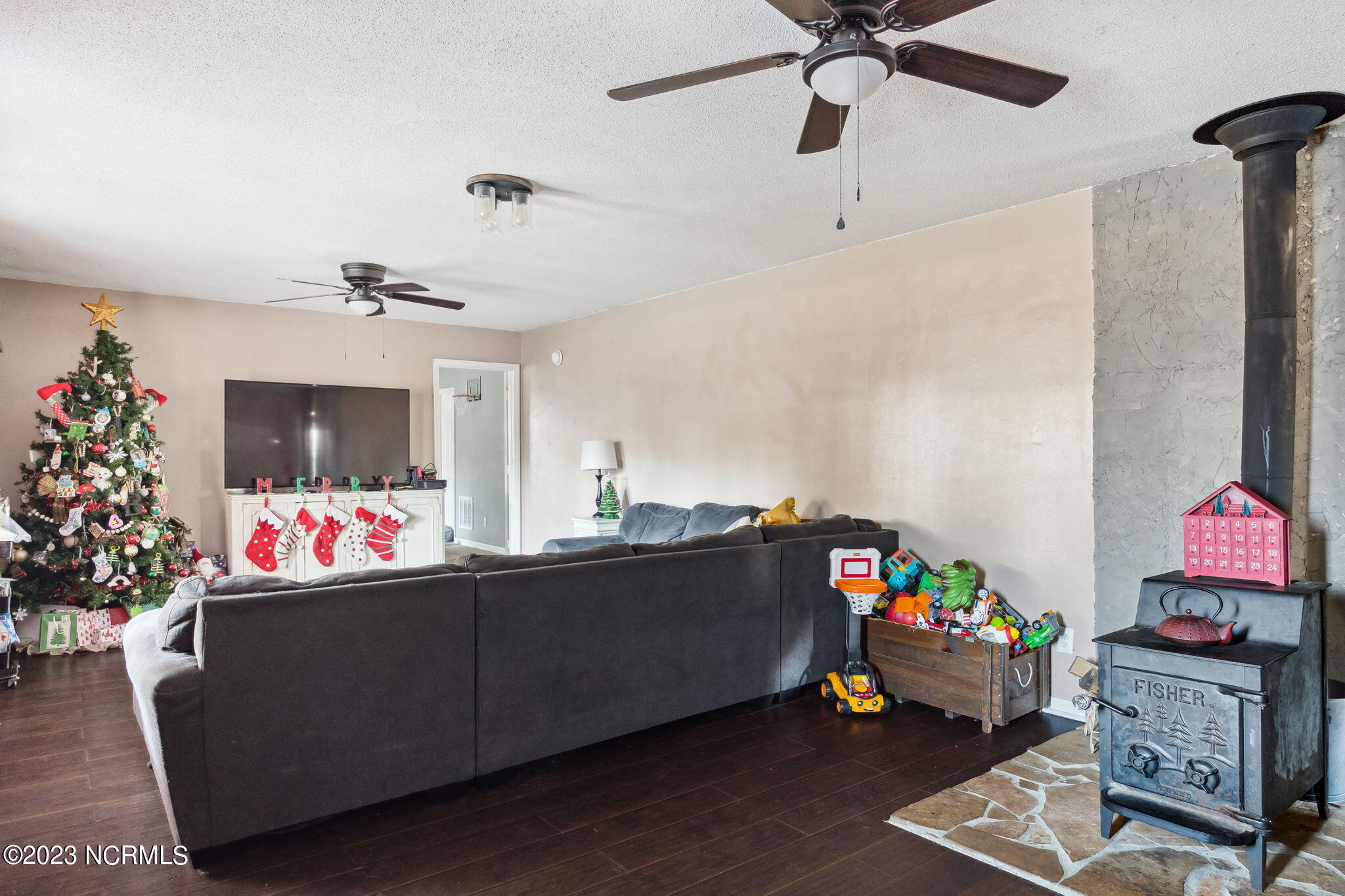 360 Jody Road Carthage, NC 28327 - Photo 6 of 17 Stove