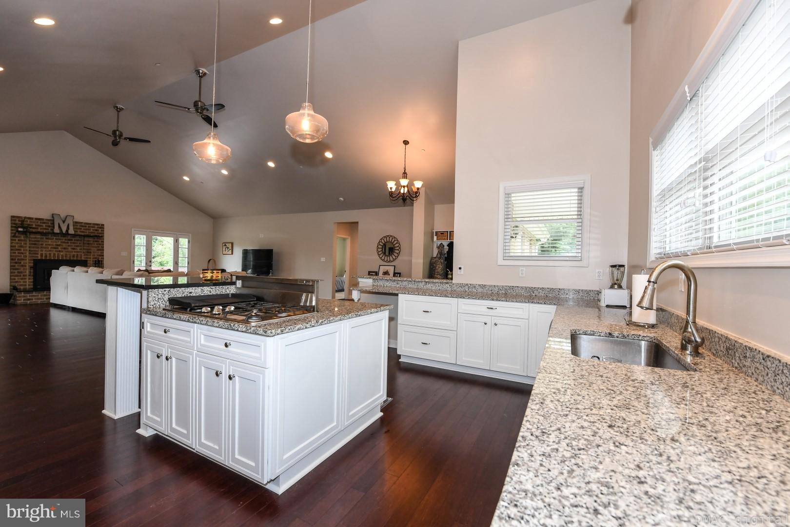 11219 Putman Road Thurmont, MD 21788 - Photo 15 of 30 Granite Counters